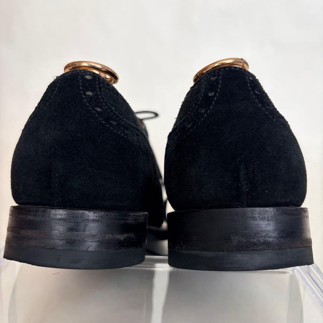 ジャランスリワヤ　スウェード　黒　内羽根　パンチドキャップトゥ　ストレートチップ