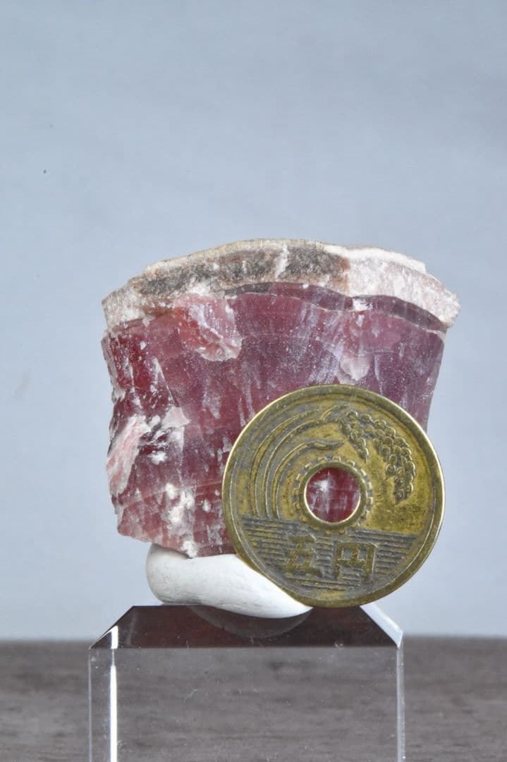 北海道稲倉石鉱山産 菱マンガン鉱 未研磨01