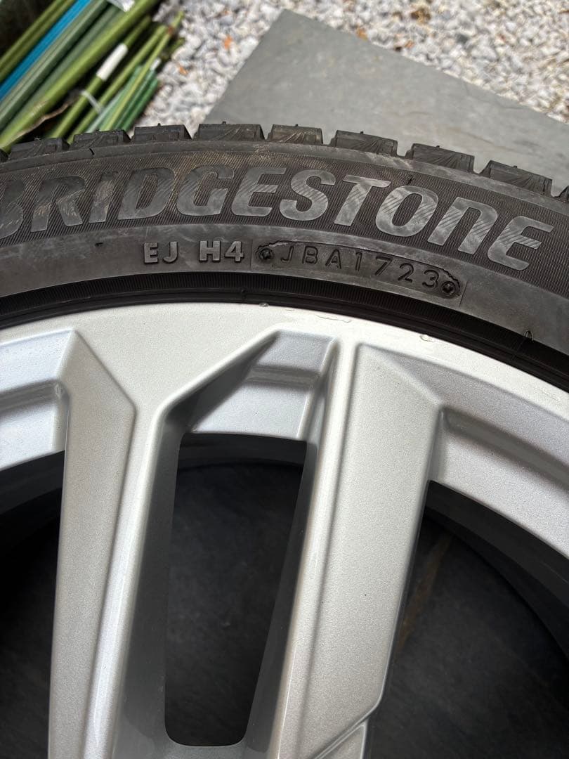 アウディA3純正17インチホイール 23年製ブリザックVRX3スタッドレス計4本