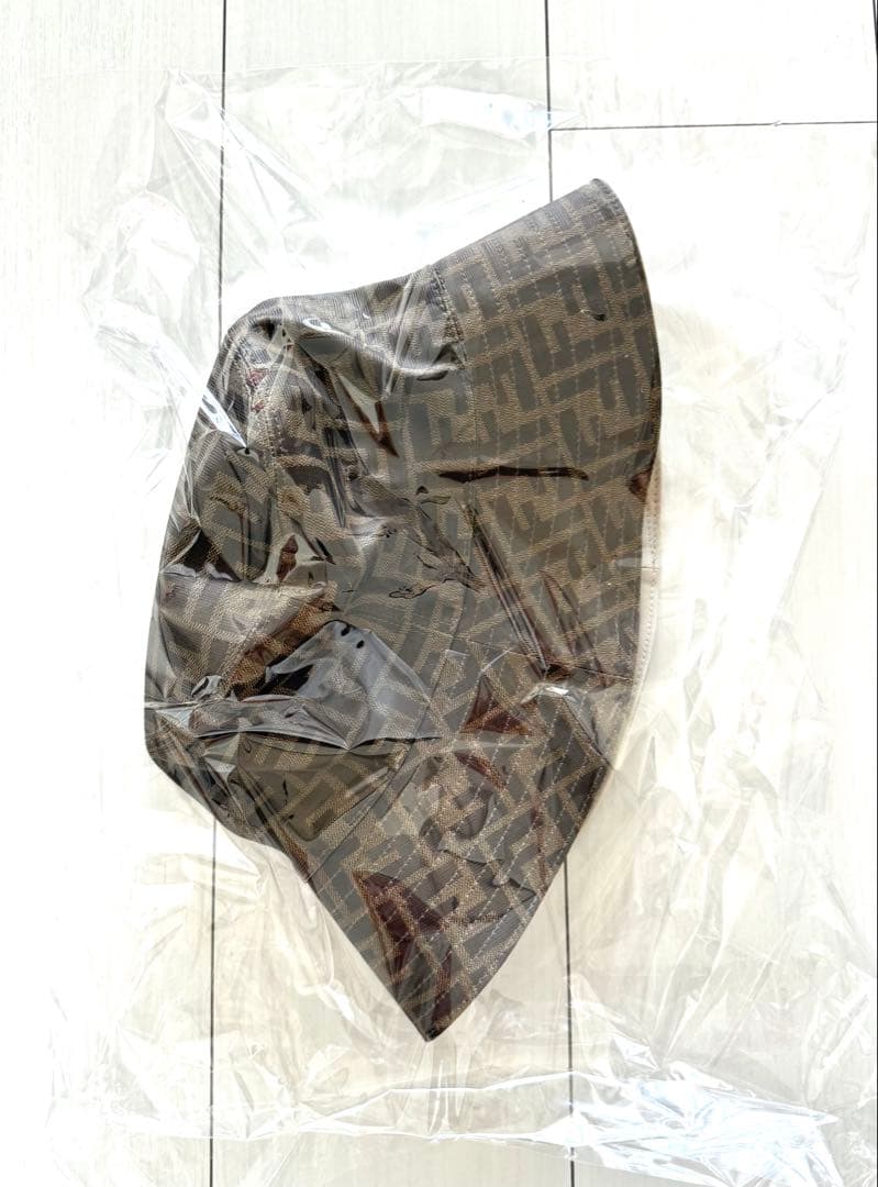 Fendi FFロゴバケットハット ブラウン