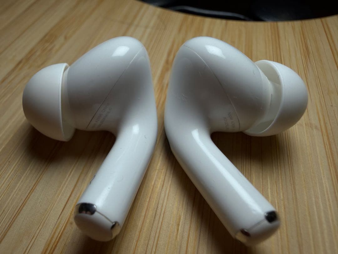 AirPods Pro 第2世代 ＋Spigen保護ケースおまけ付き