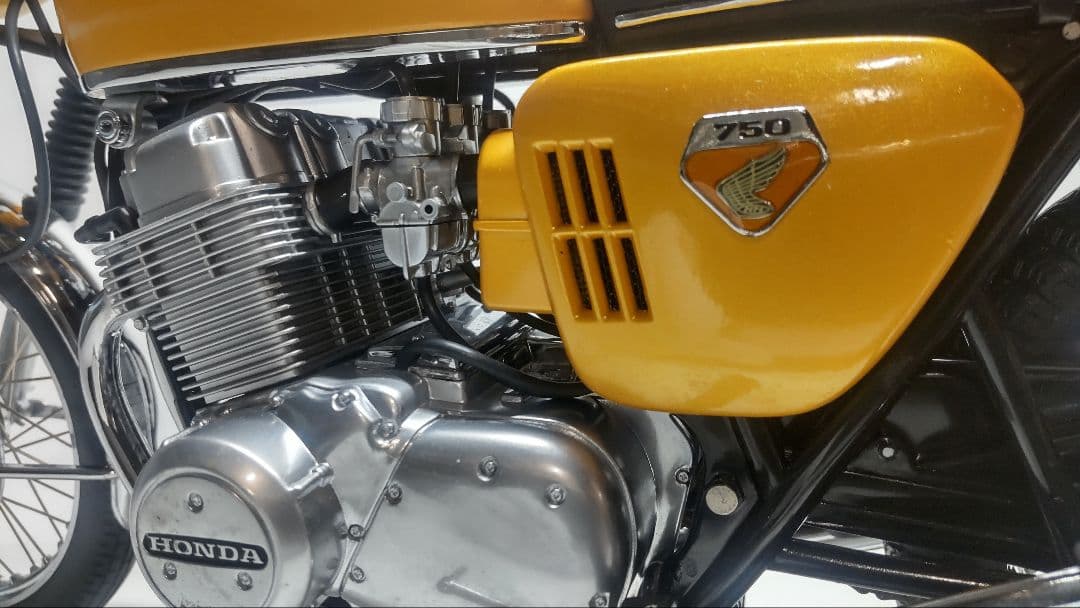 ミニチャンプス 1/6 HONDA CB750 ゴールド　ミニカー　バイク模型