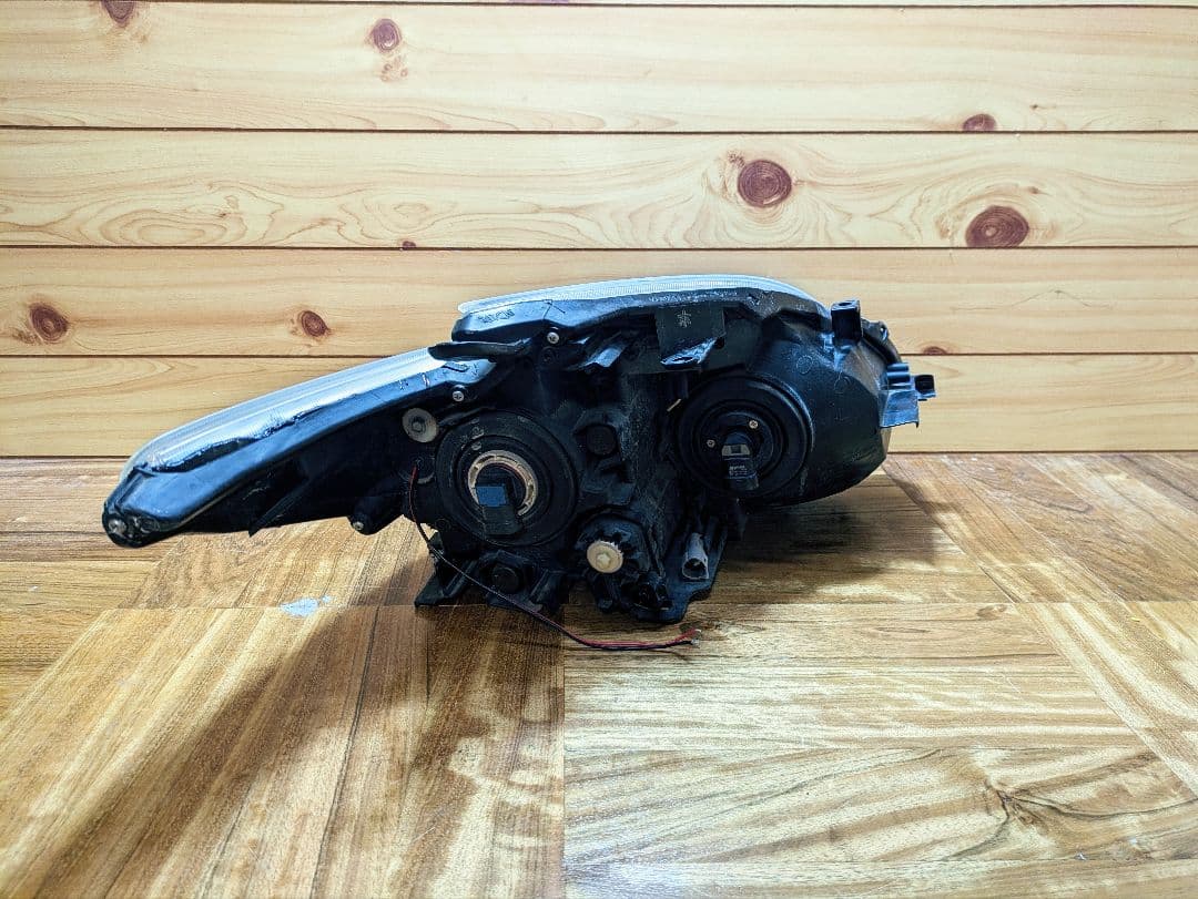 30プリウス イカリング ヘッドライト US仕様 ZVW30 黄ばみ無し