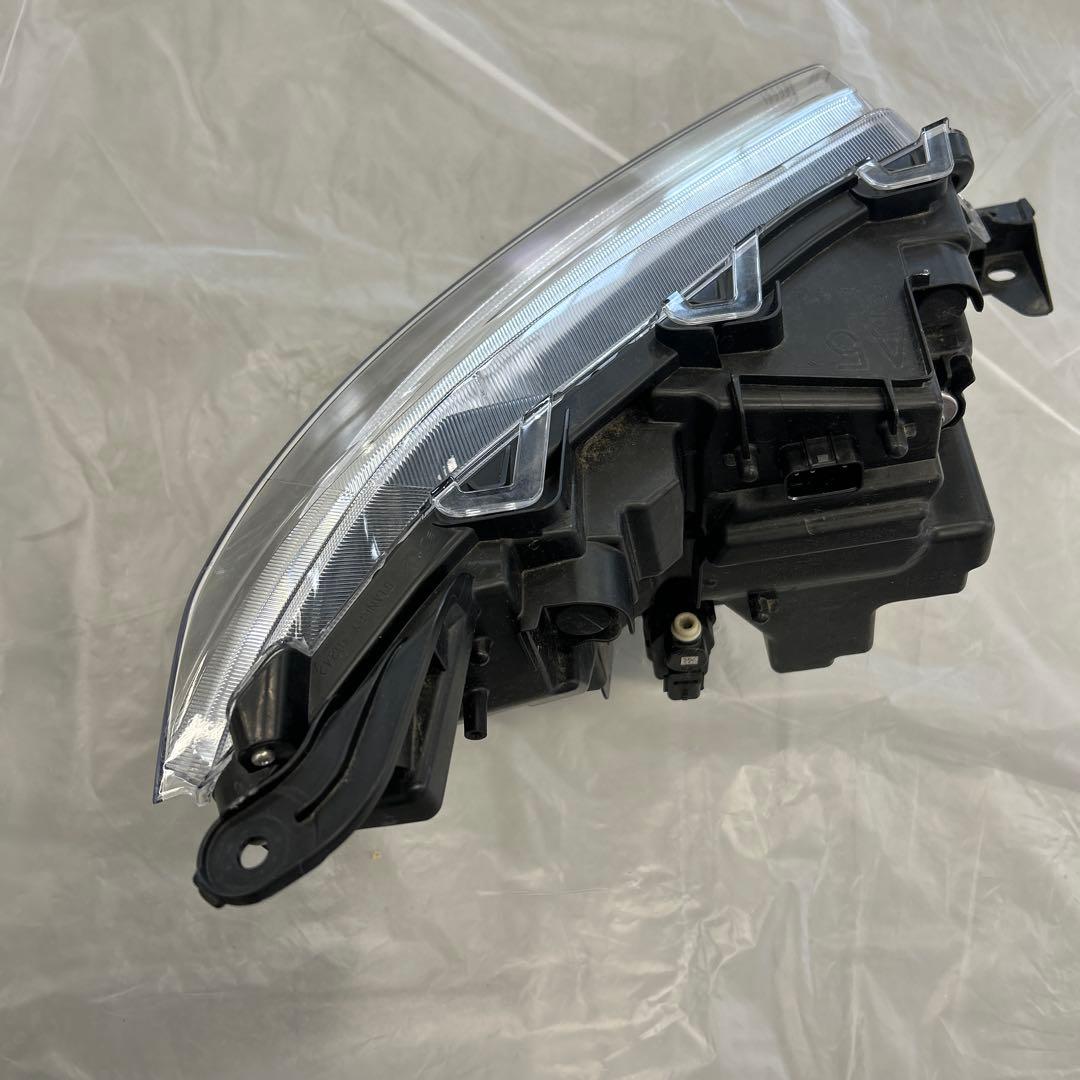 ルーミー左ヘッドライト中古品