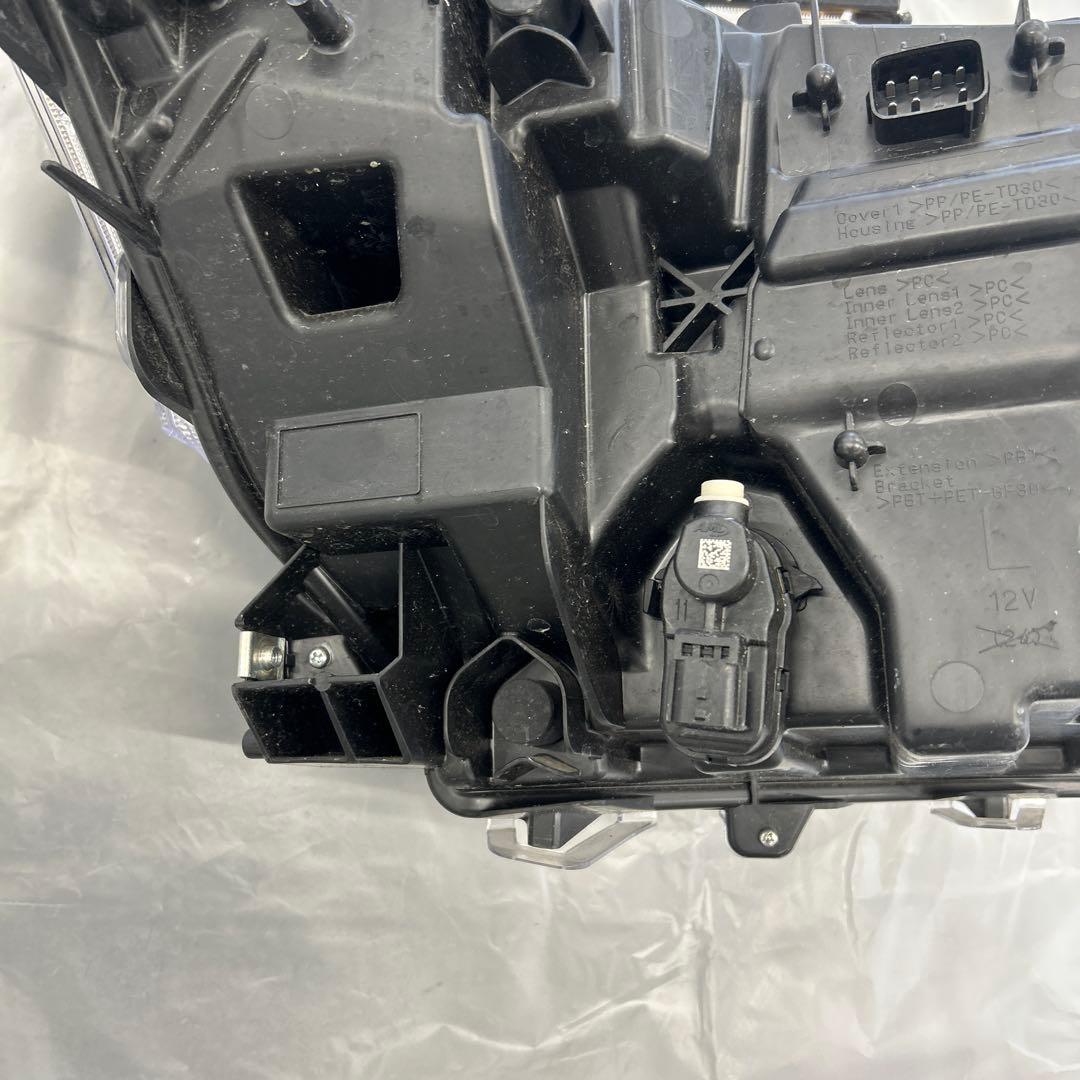 ルーミー左ヘッドライト中古品