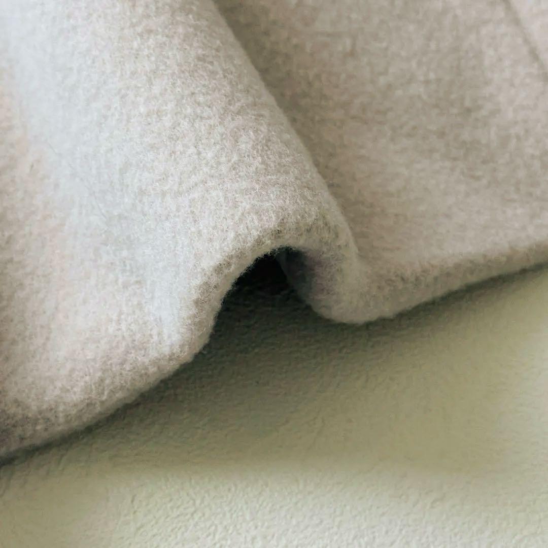 2994Z 美品 クードシャンス 現行 スタンドカラーのショート丈コート グレー