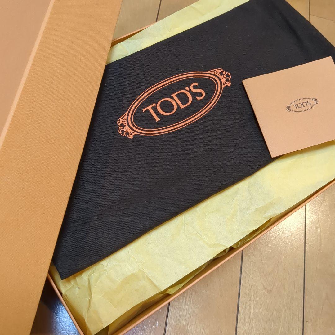 大幅値下げ。未使用TOD'S ビジネス サイズ8ハーフ定価12万