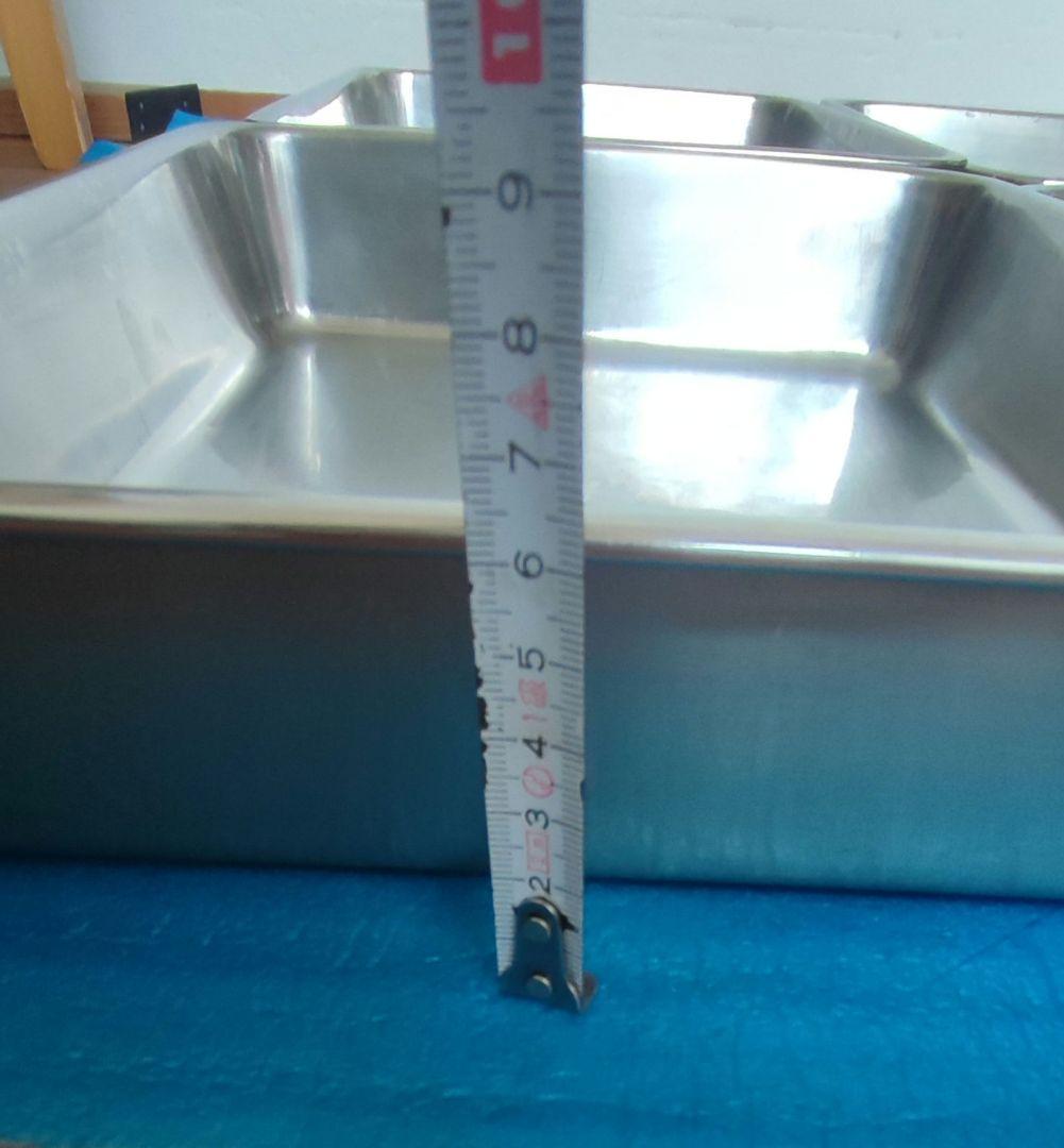 業務用　蓋付きステンレスバット8枚取 4個セット　縦　約41cm　横　約29cm