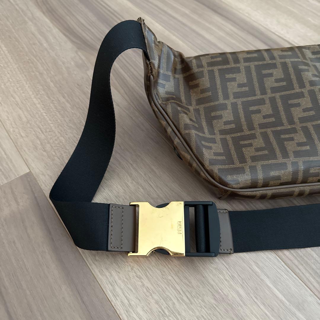 nana　FENDI ROMA ボディバッグ　フェンディ フィラ