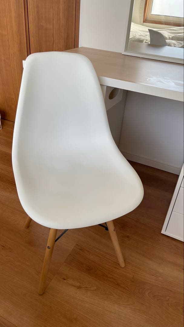 ホワイト木製ドレッサー・鏡台　IKEA