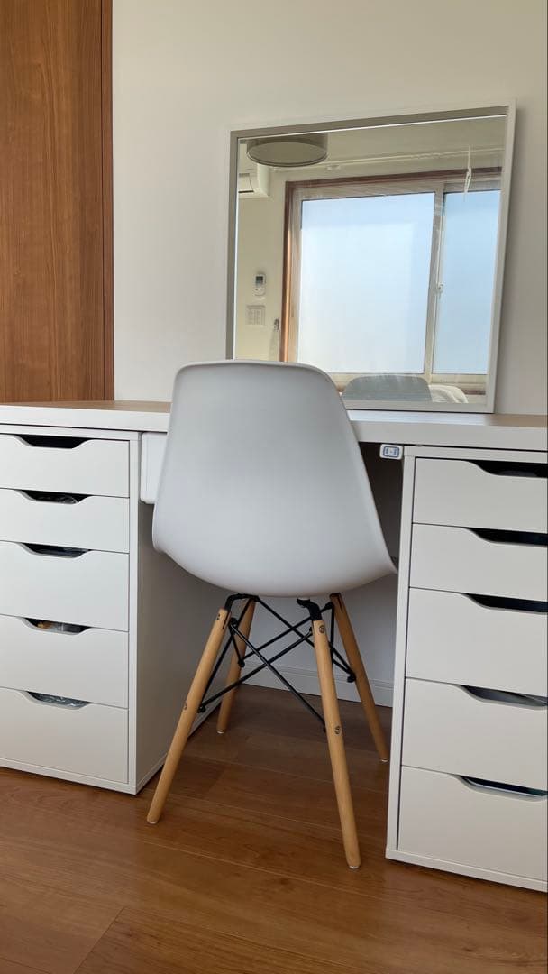 ホワイト木製ドレッサー・鏡台　IKEA