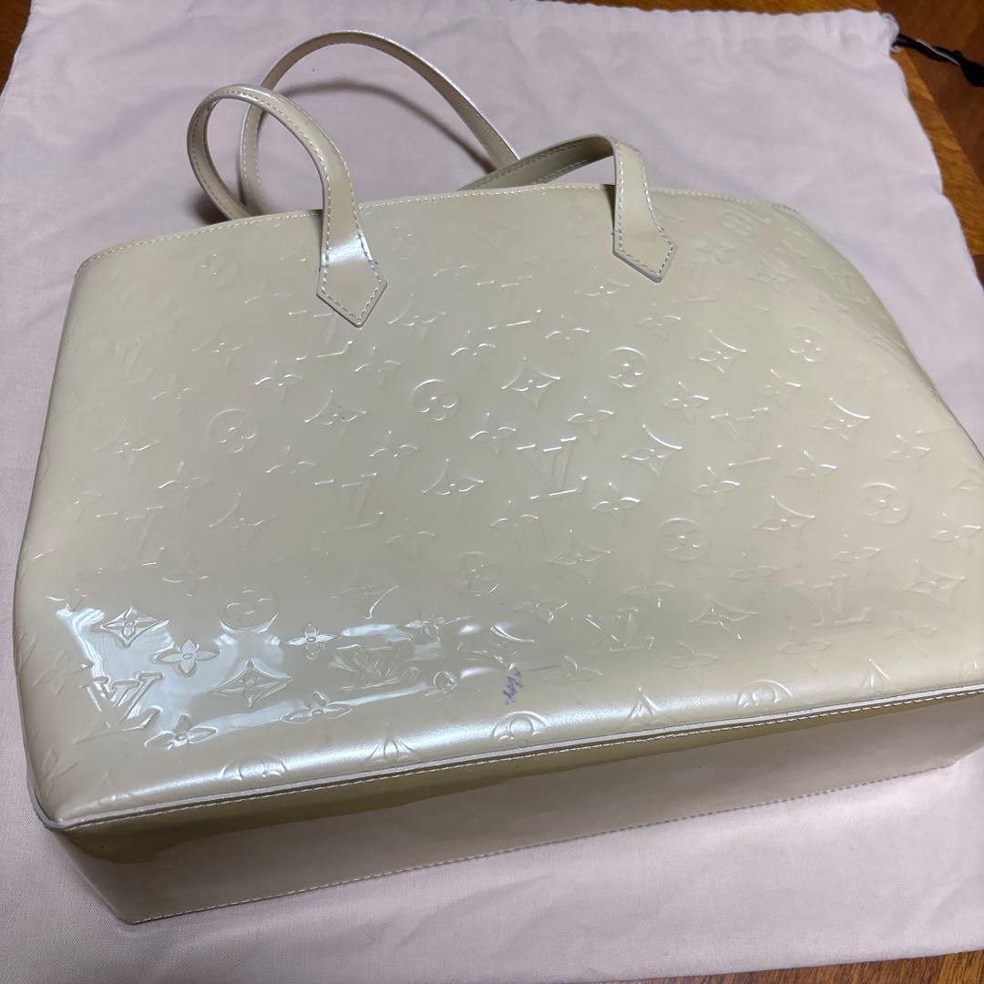 アイボリー ルイヴィトン　ヴェルニ ウィルシャーMM トートバッグ　ブロン　白