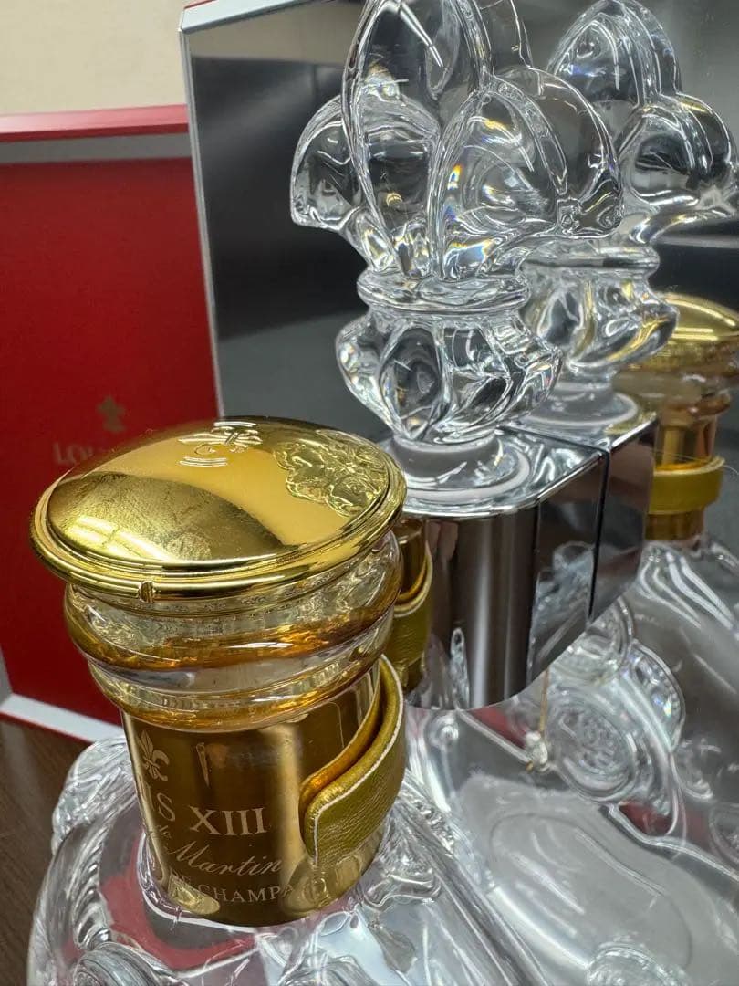 レミーマルタン　ルイ13世　箱付き空き瓶　バカラクリスタルボトル