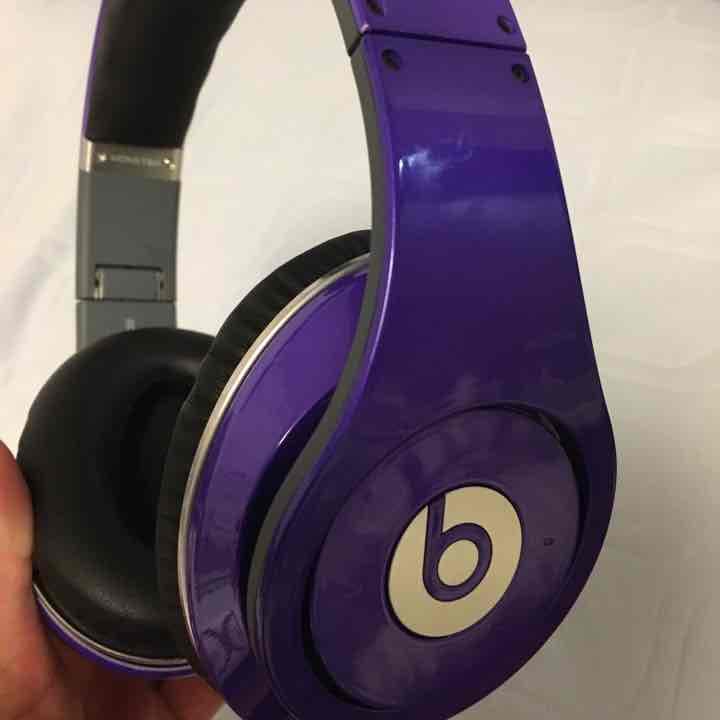 ビーツ 密閉型ヘッドホン