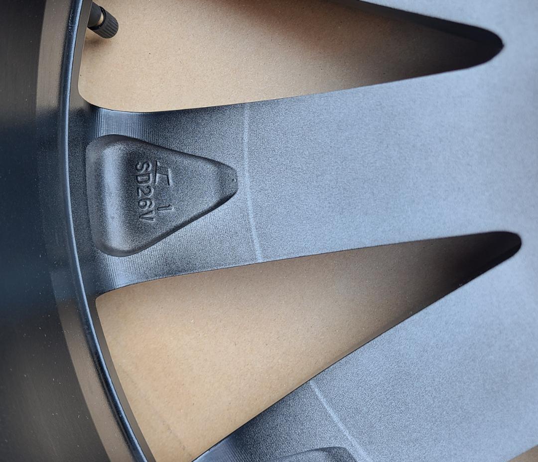 TOYOTA　クラウンスポーツ　純正アルミホイール（へっぷりボーイ）