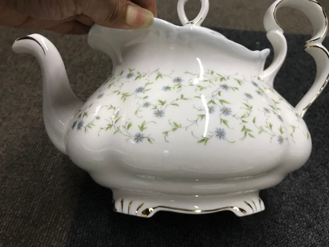 ローヤルアルベド食器セットcaroline