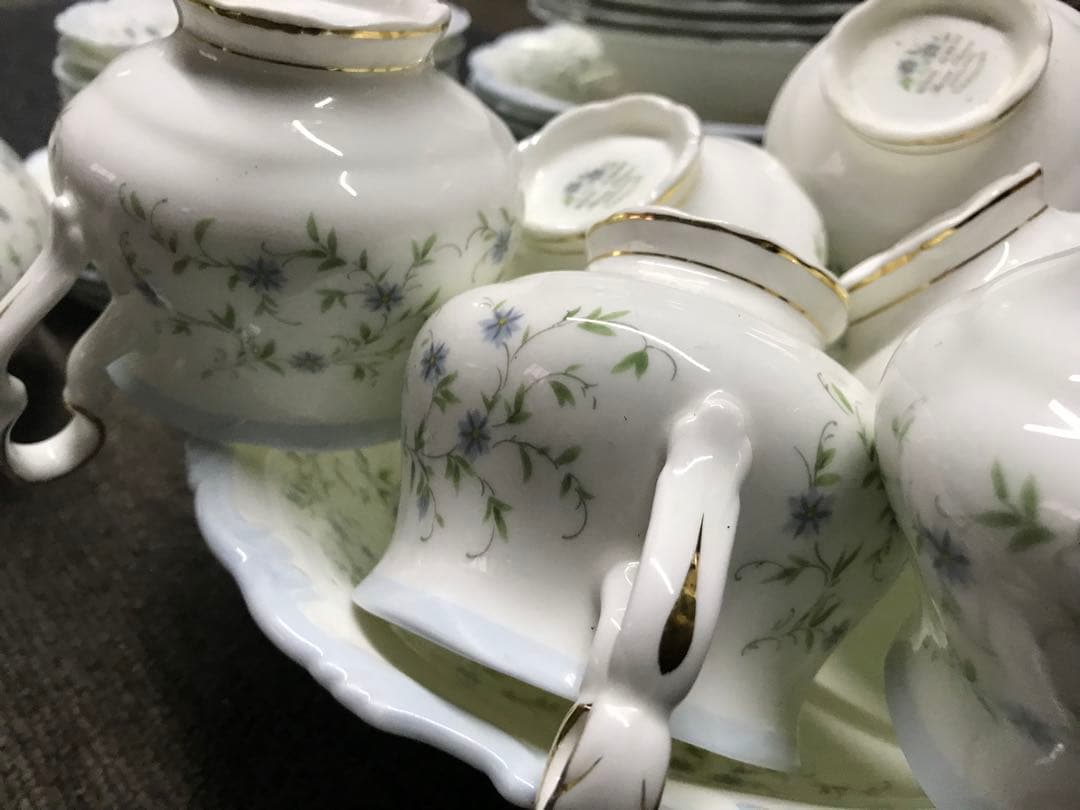 ローヤルアルベド食器セットcaroline