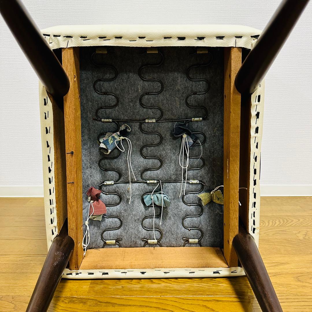 カリモク60 カフェチェア スタンダードアイボリー