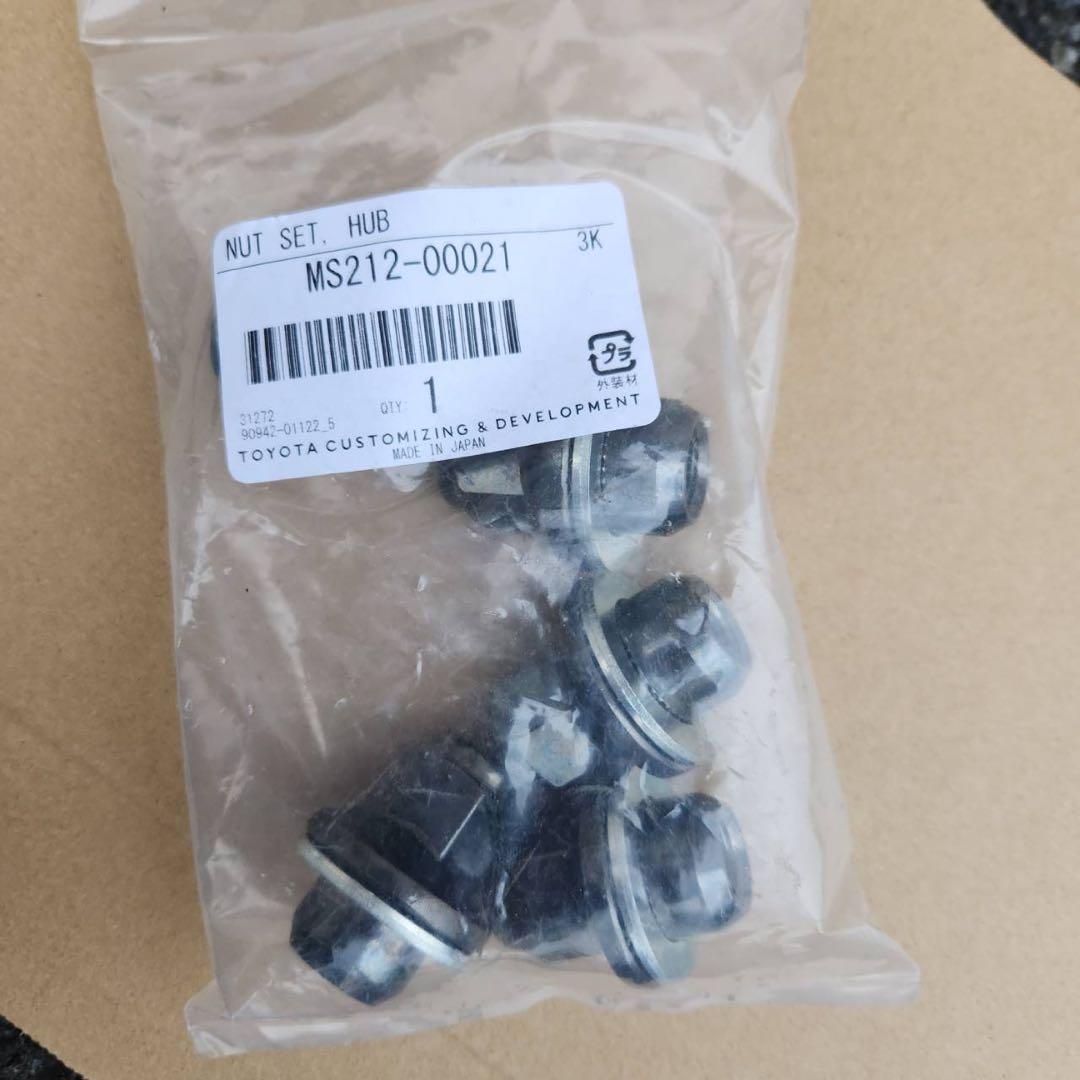 ①トヨタ アルファード ヴェルファイア 40系、20インチホイール TRD