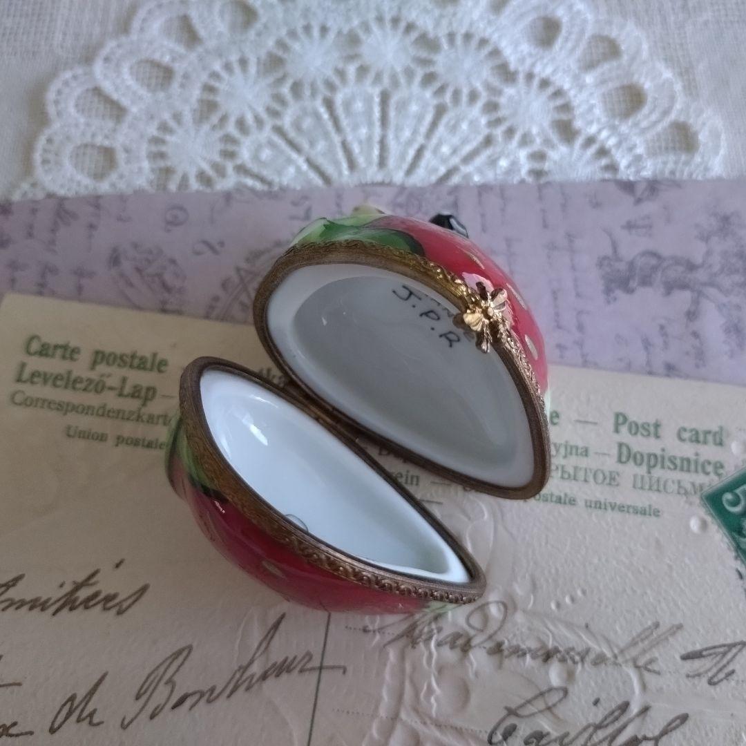 リモージュボックス　イチゴ　蜂　フランス製　ピルケース　小物入れ　ヴィンテージ