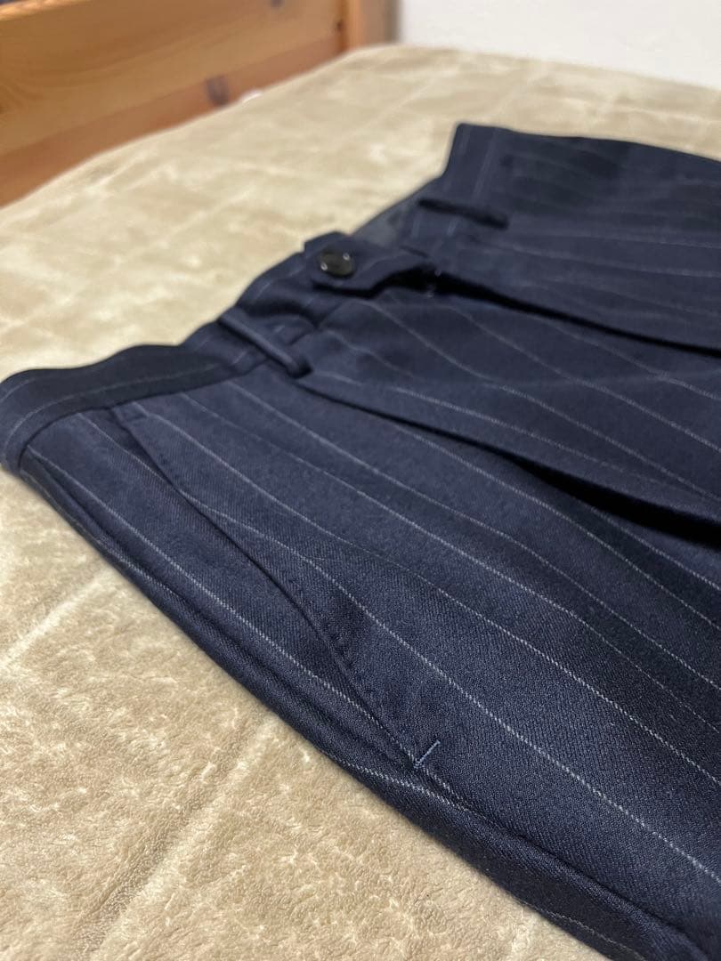 【極美品】シップス×ドーメルの上品なチョークストライプの秋冬用スーツ（46）です