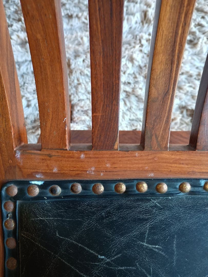 曲線が美しい優雅なクラブチェア オットマン