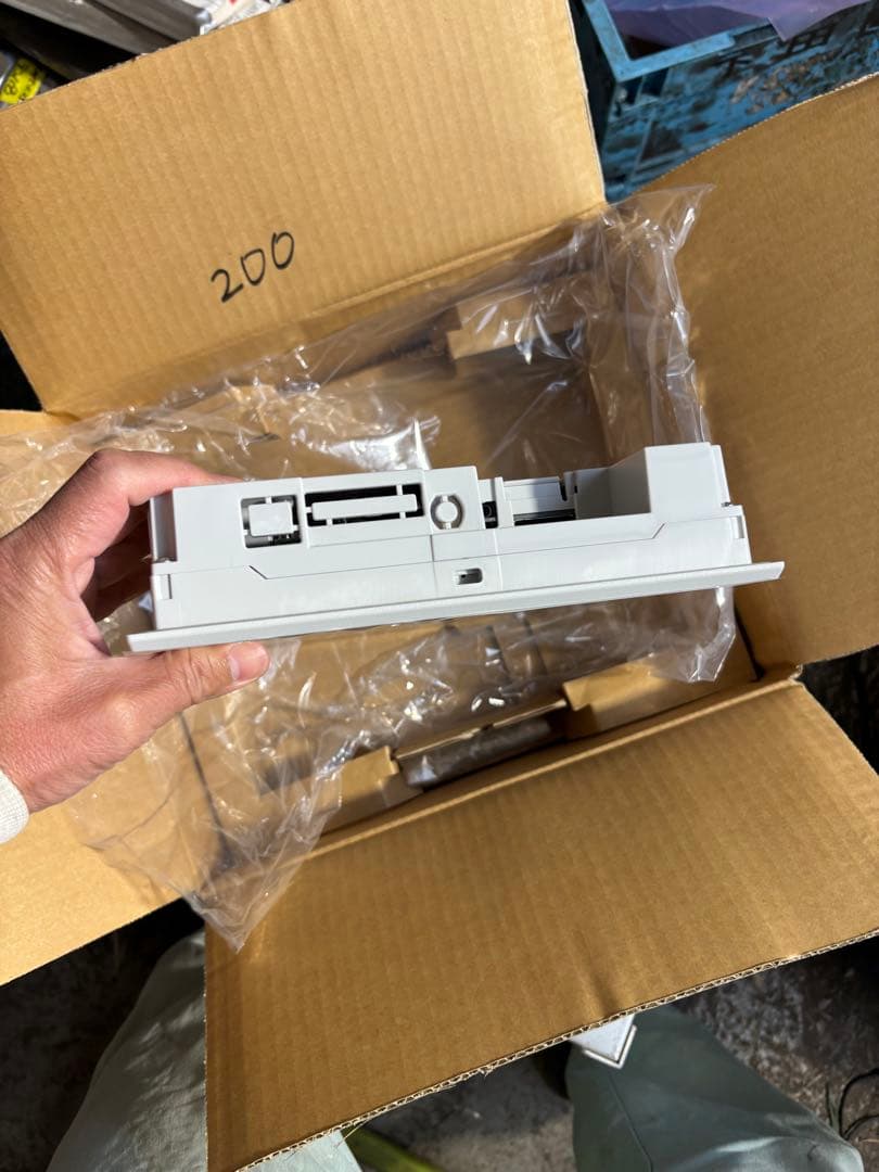 富士電機 タッチパネル V9100iSD新品同様。未使用。長期保管品。動作未確認