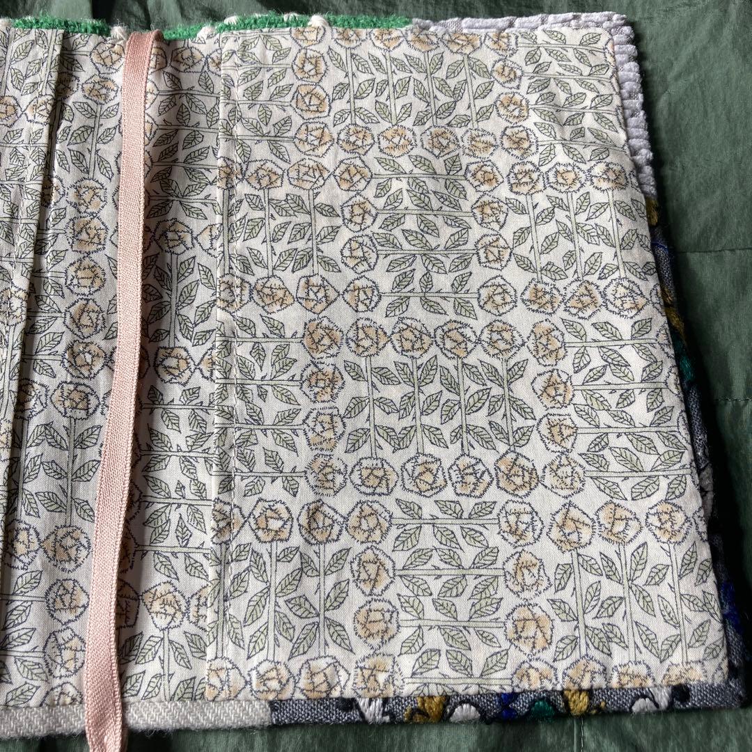 し*除様 (新品・貴重)ミナペルホネンブックカバー