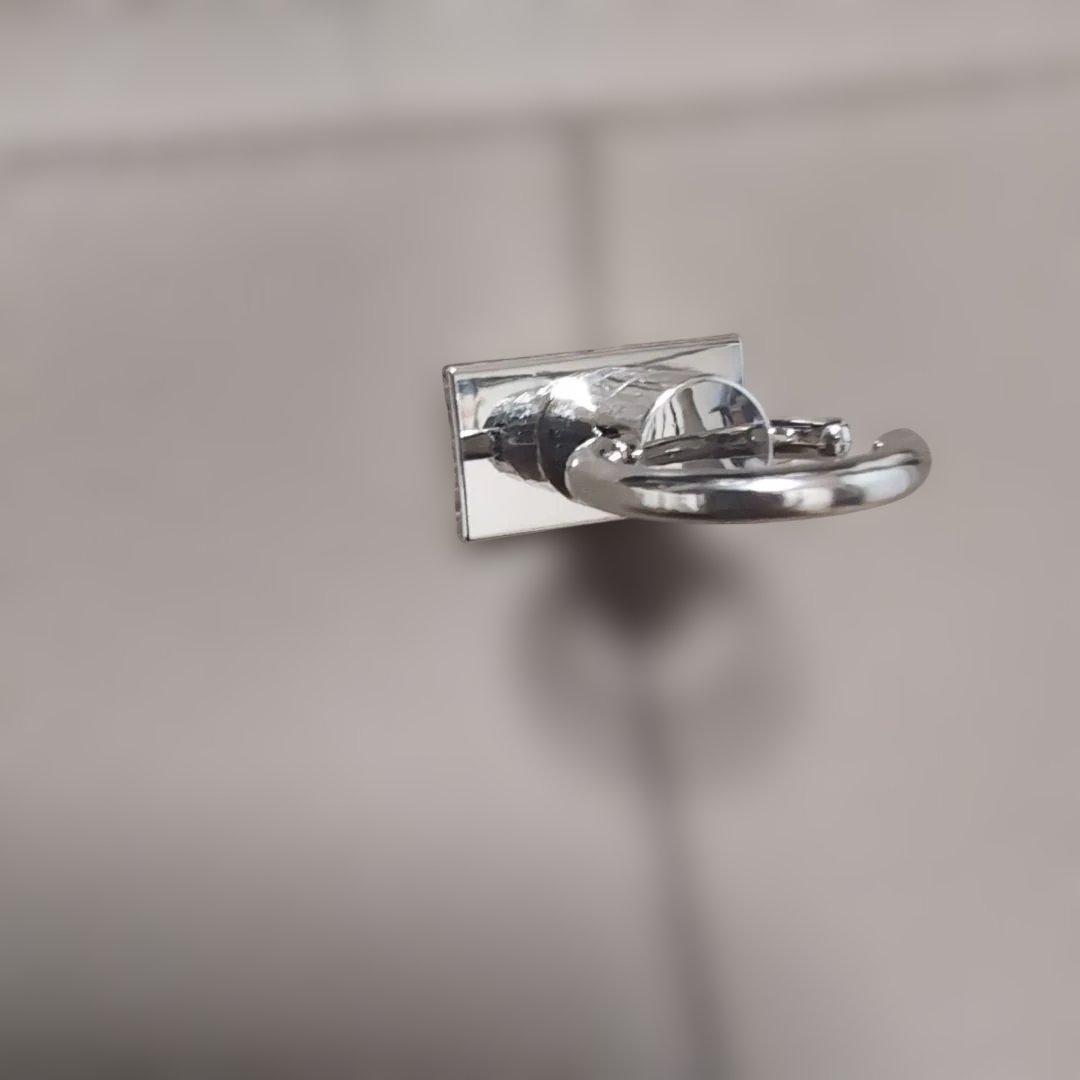 カフネ　グレージュのバッグ