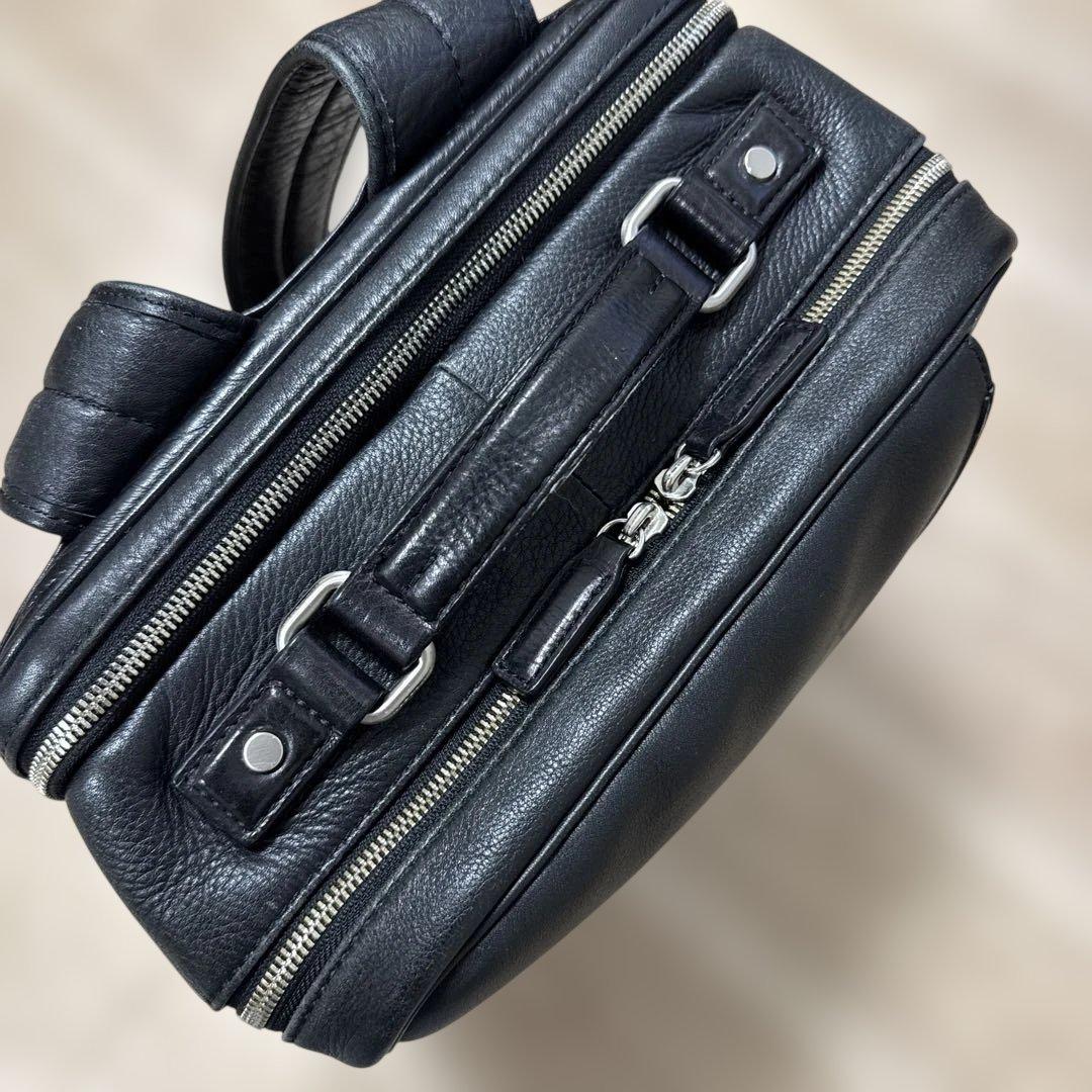 土屋鞄 トラベル バックパックブラック