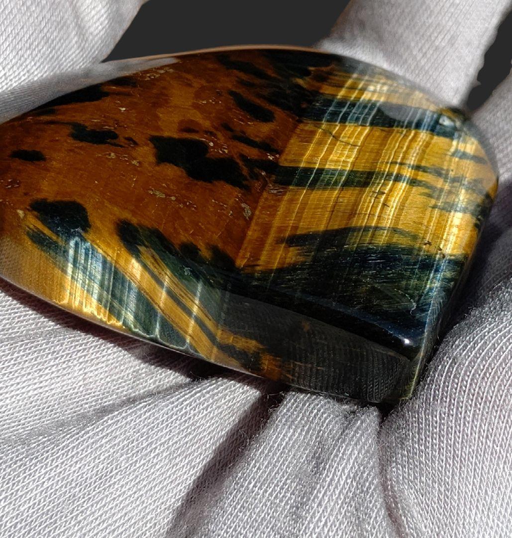 ツートーン構造　豹柄　境界ゴールシラー　タイガーアイ ハート 　天然石