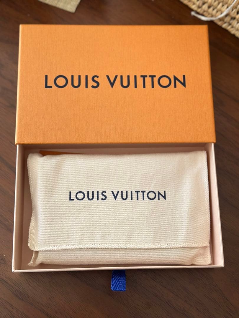 【超美品】Louis Vuittonパスポートカバー クーヴェルテュール NM