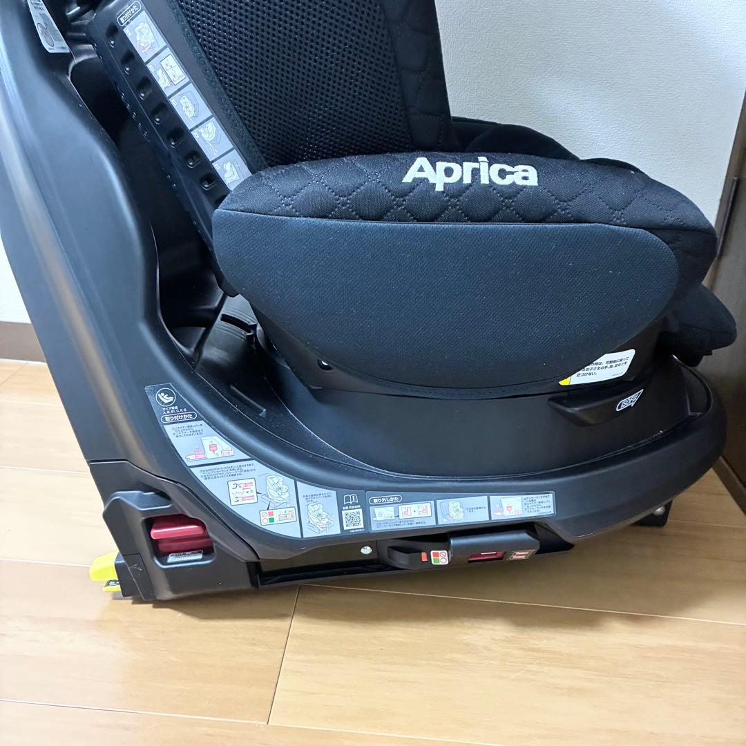 【美品】Aprica フラディア グロウ ISOFIX 2022357 黒 ①