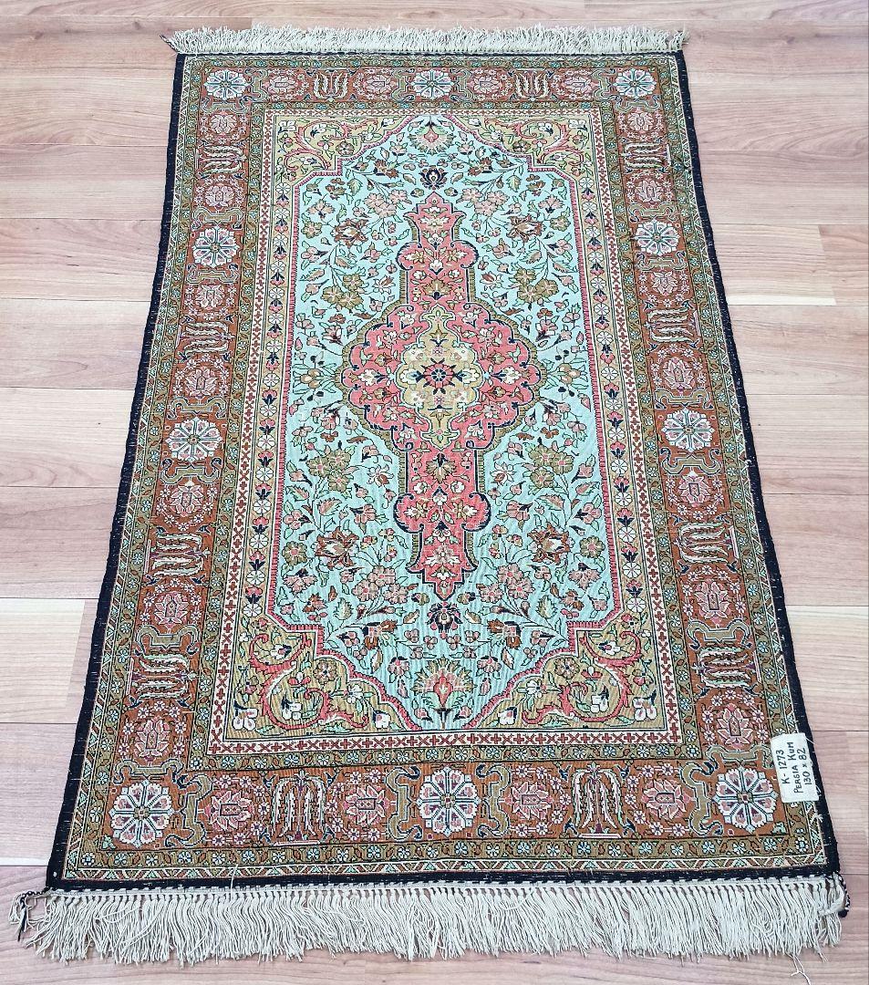 Y3291 高級ペルシャ絨毯 クム産 シルク100% 手織り 130×82㎝