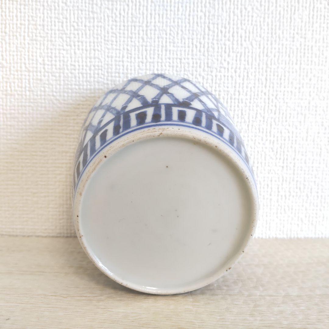 お値下げしました、古伊万里　染付　竹垣　見込五弁花　そば猪口