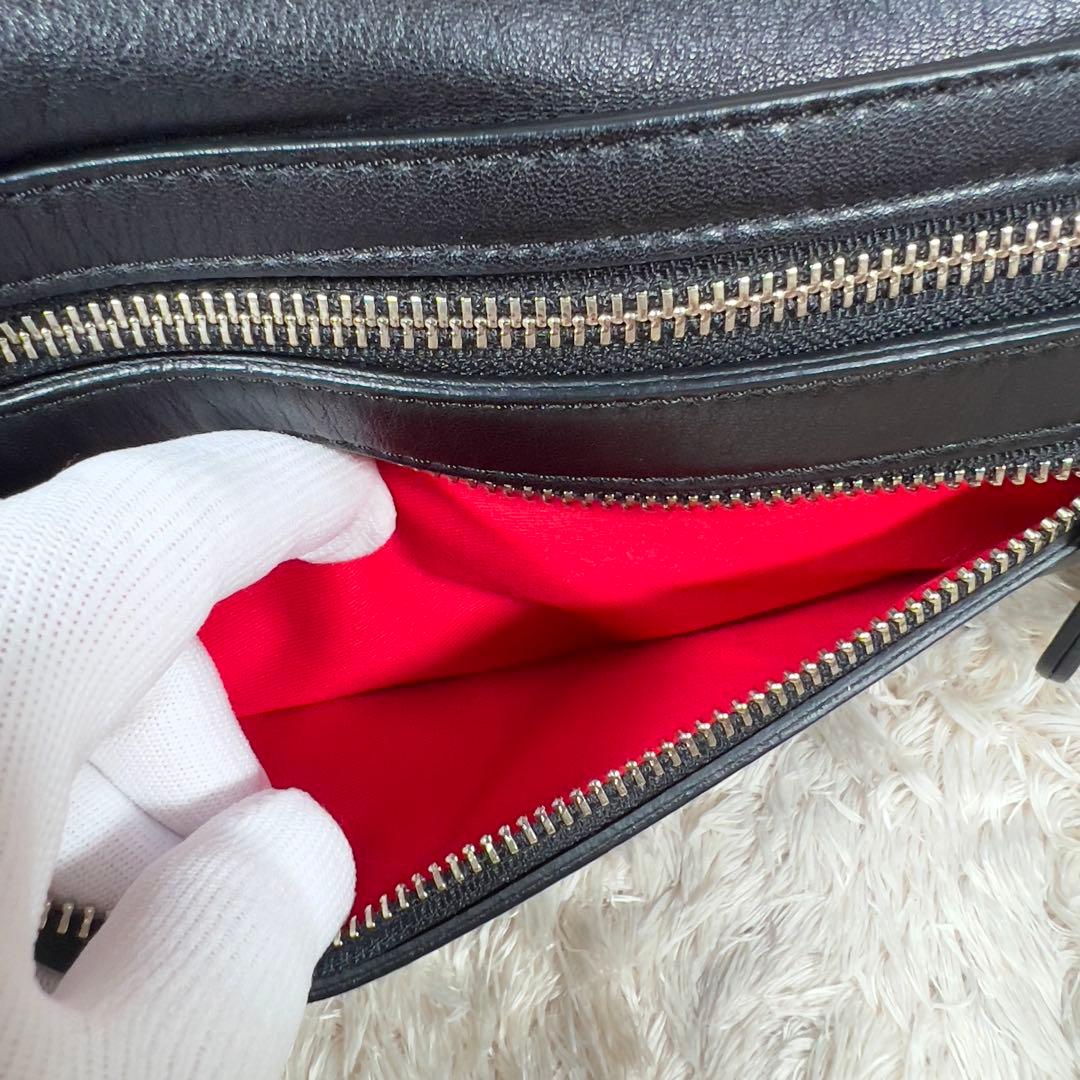 美品 カワカワ hatome ハトメ　ボディバッグ レザー ブラック