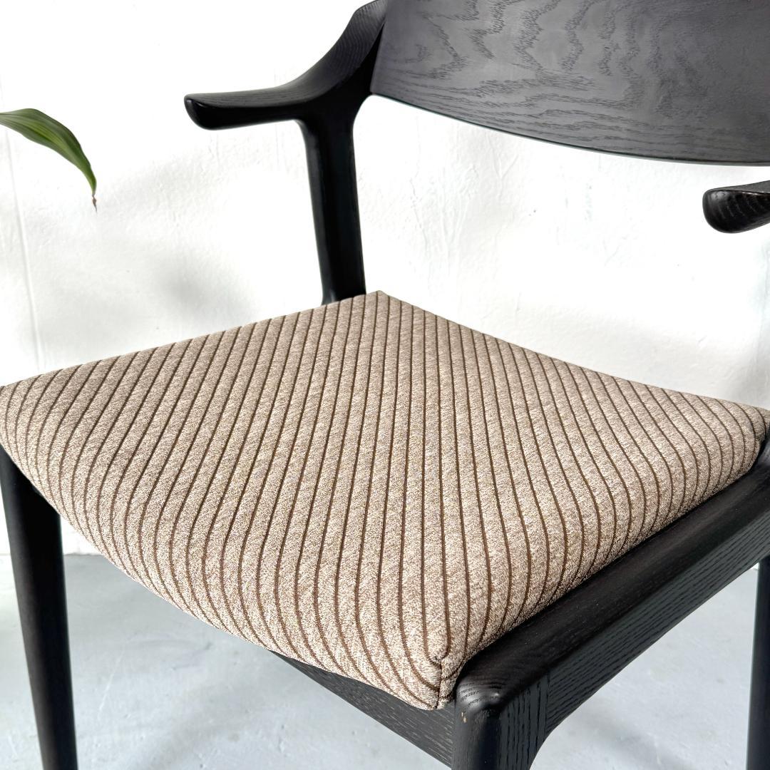 ②美品 ナガノインテリア DC354 ダイニングチェア 張座 ハンギング機能