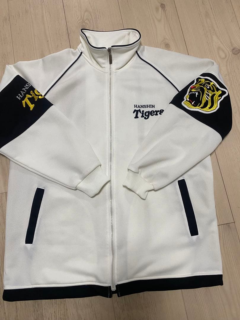 阪神タイガースセットアップジャージ【レア希少】刺繍ロゴ　上下セット　ユニフォーム