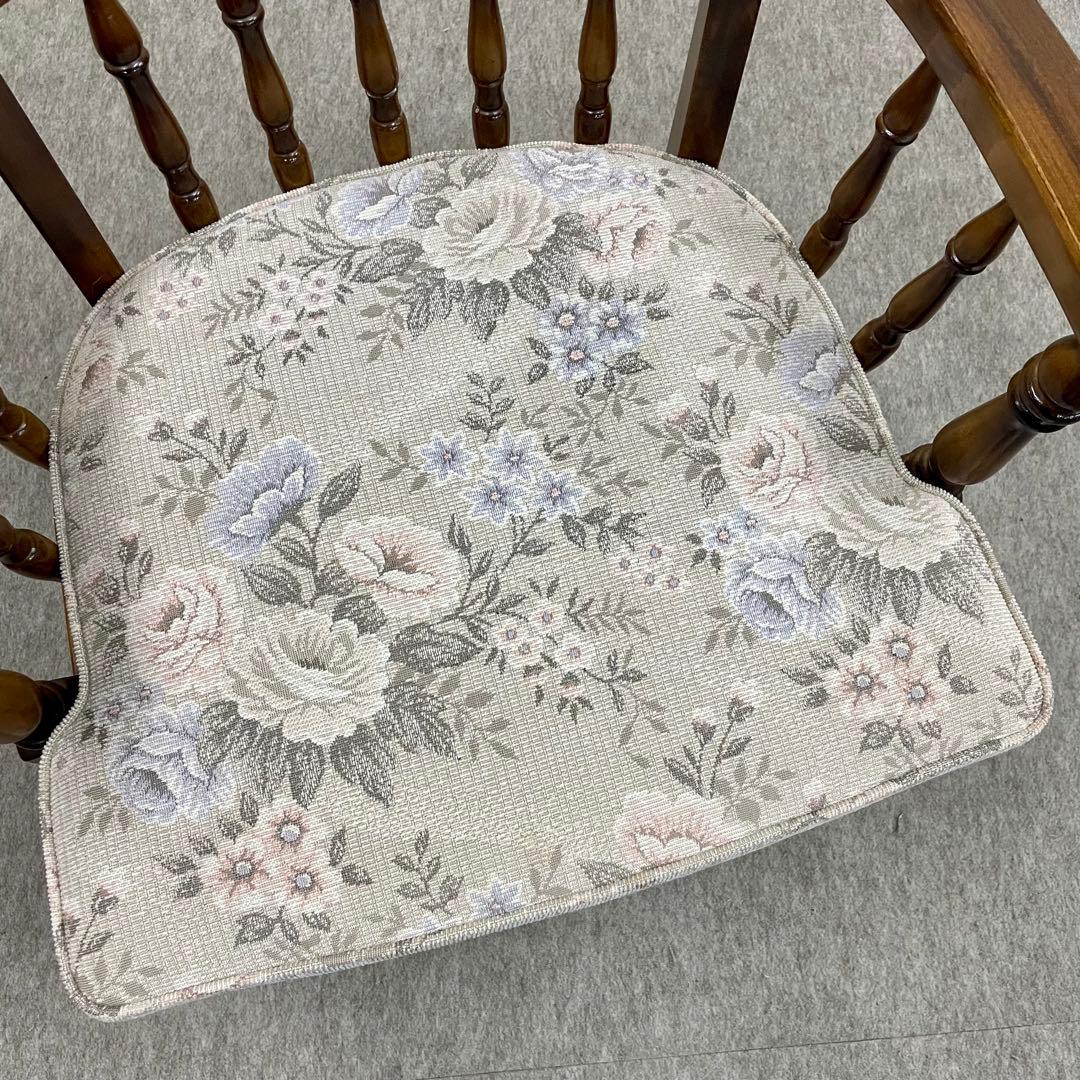 【カリモク】\"コロニアル\"CC3400 肘付食堂椅子 No.4