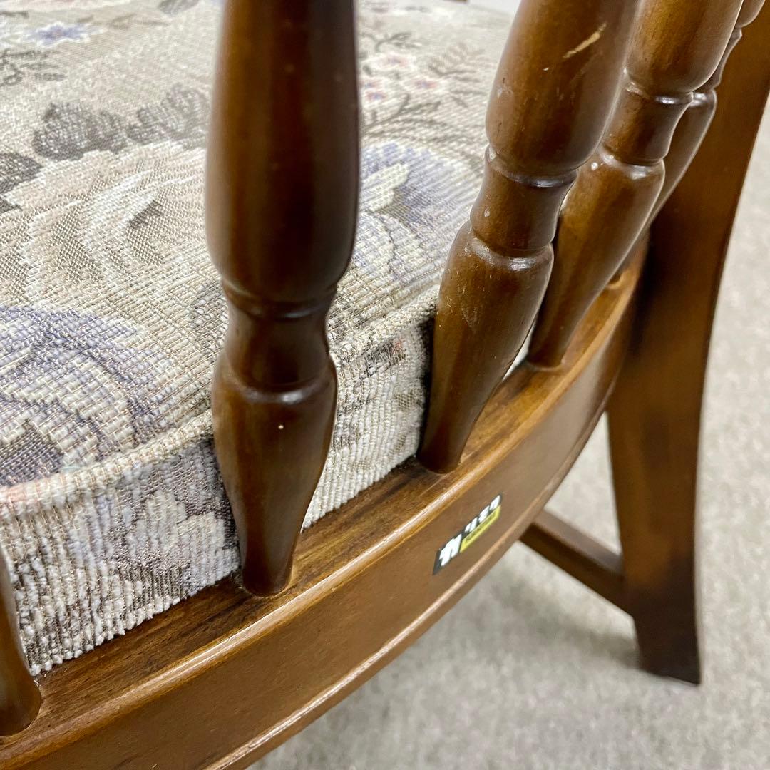 【カリモク】\"コロニアル\"CC3400 肘付食堂椅子 No.4