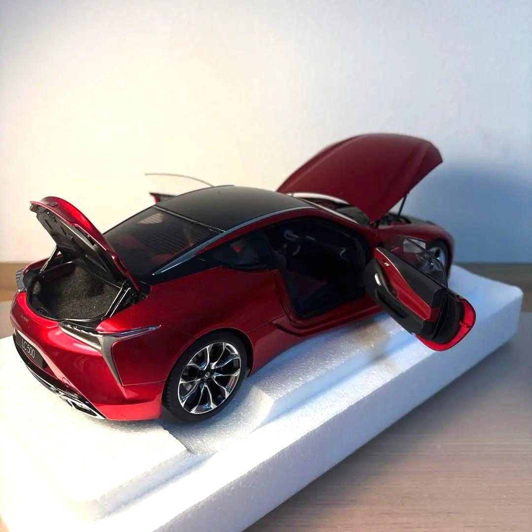 オートアート　レクサス　LC500 ミニカー 1/18 スケール　レッド