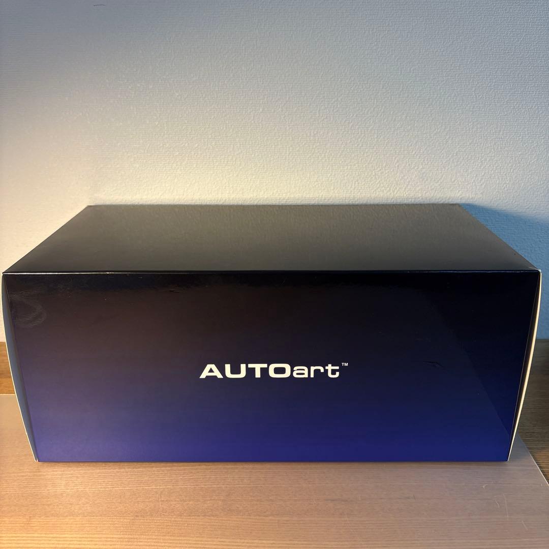 オートアート　レクサス　LC500 ミニカー 1/18 スケール　レッド