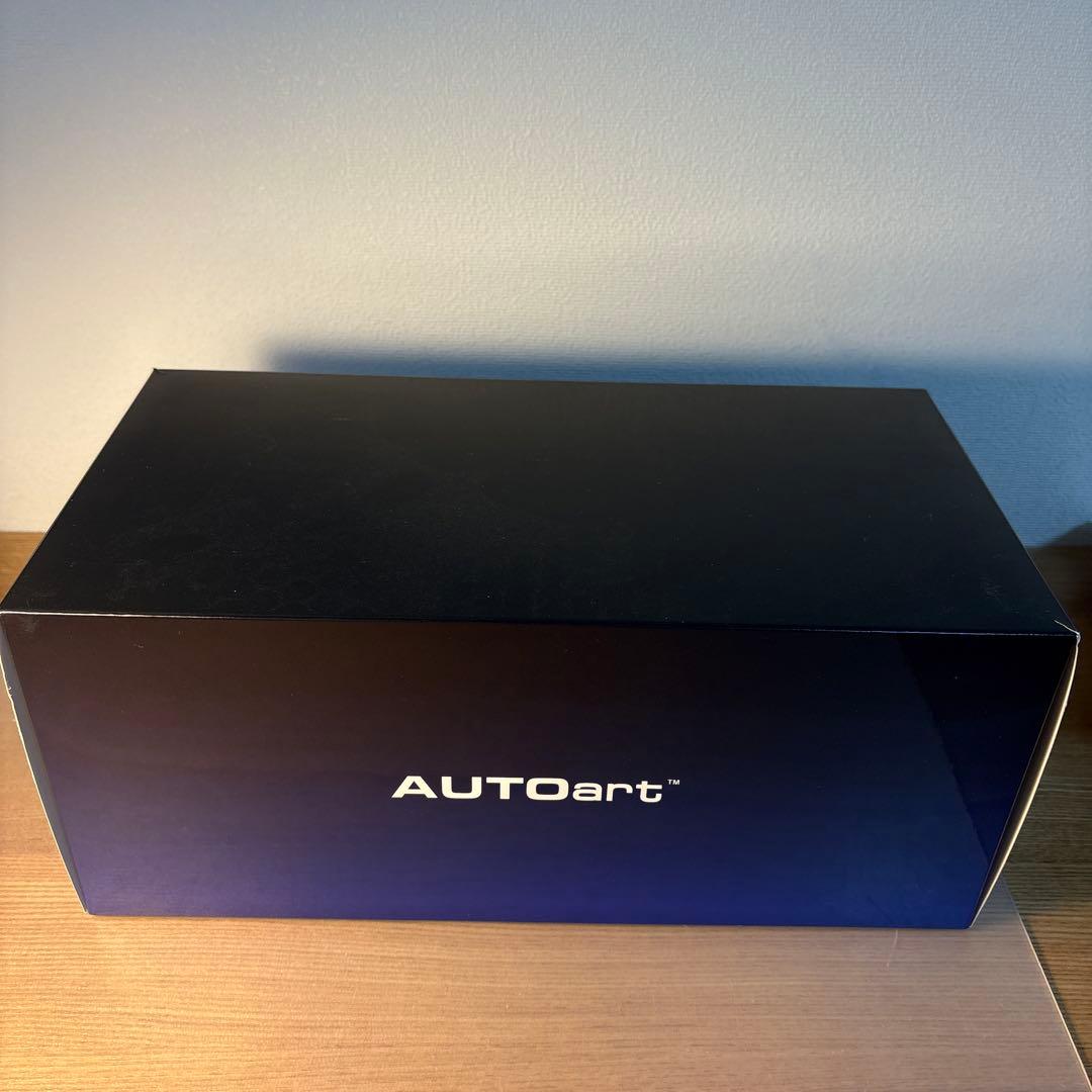 オートアート　レクサス　LC500 ミニカー 1/18 スケール　レッド