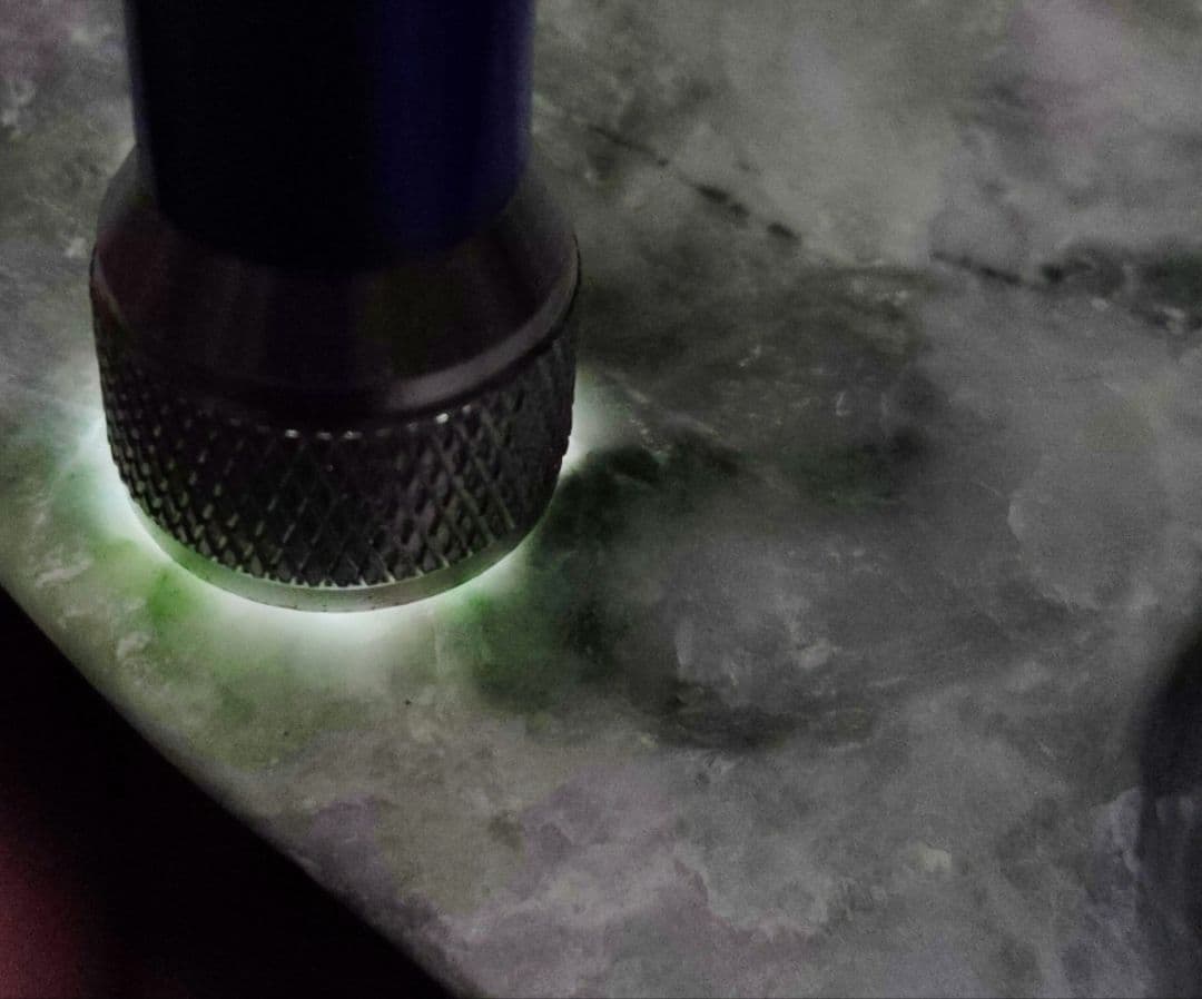 ★翡翠原石★糸魚川硬玉【姫川・磨き594ｇ】