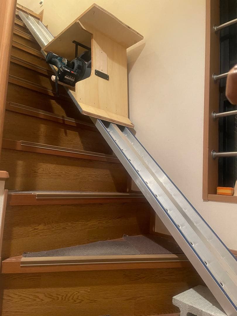 【電動階段昇降機・エスカレーター】中型犬・大型犬OK ストレスない優れ物！