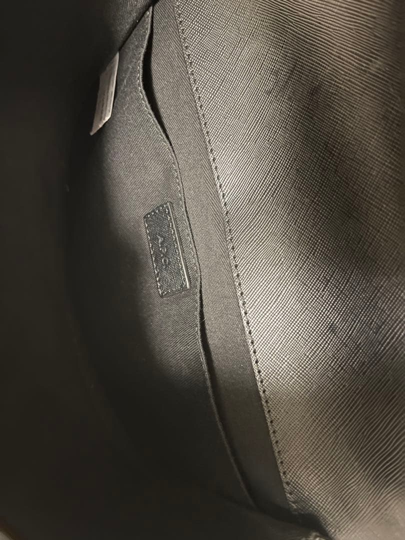 A.P.C アーペーセー　geneve ショルダーバッグ　ブラック　黒