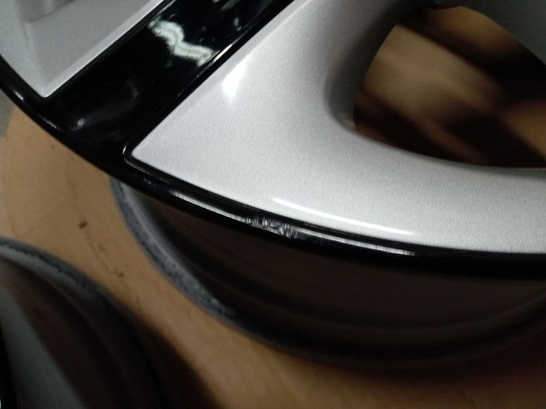 ５０系プリウス純正ホイール