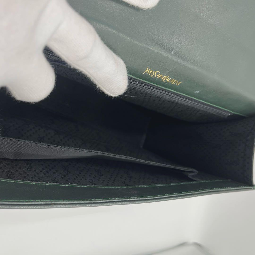 【美品】イヴ・サンローラン　クラッチバッグ　パイソン　マルチカラー　グリーン