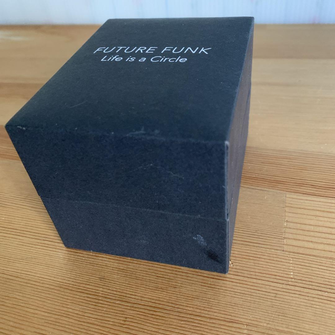 FUTURE FUNK 腕時計　FF101 シルバー　フューチャーファンク