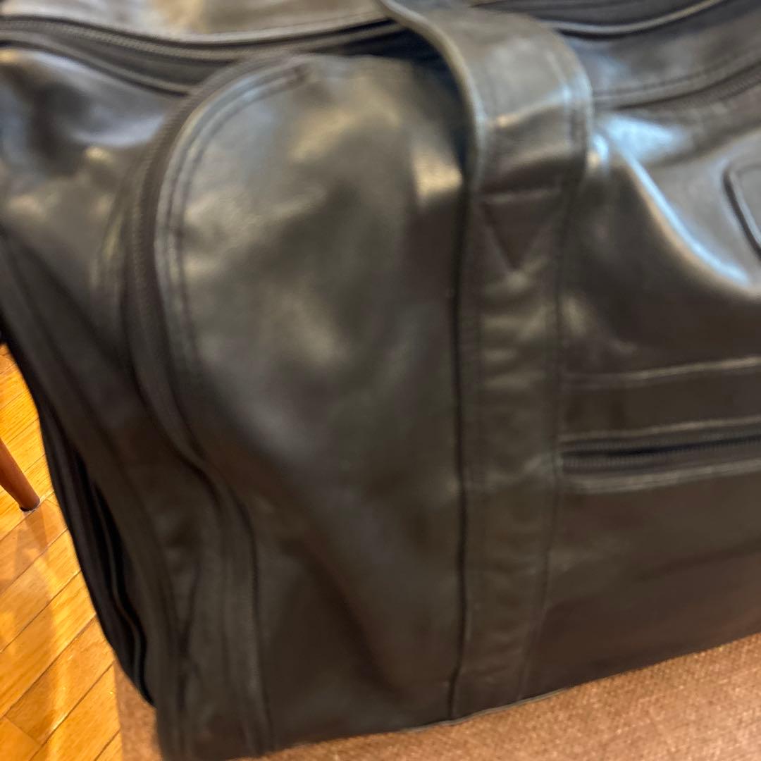 TUMI 革製旅行バッグ